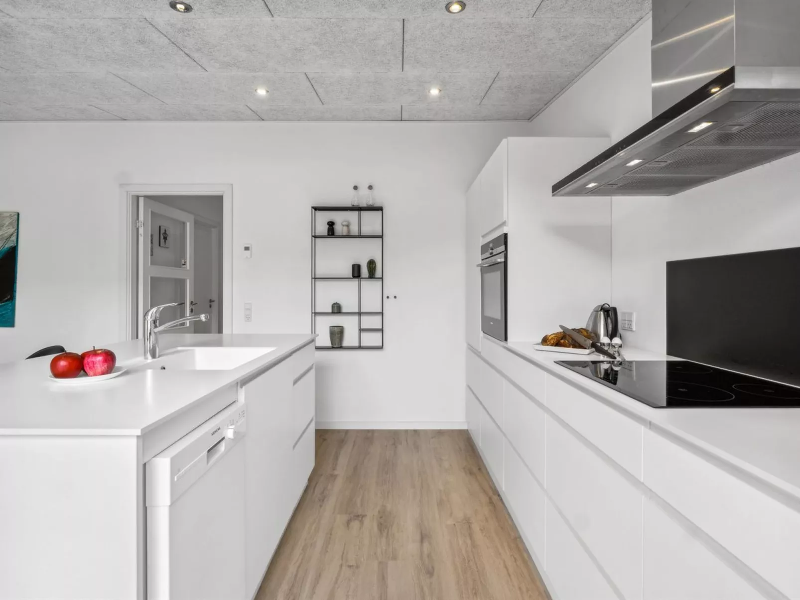 "Ingebrit" - 1.4km from the sea-Binnen