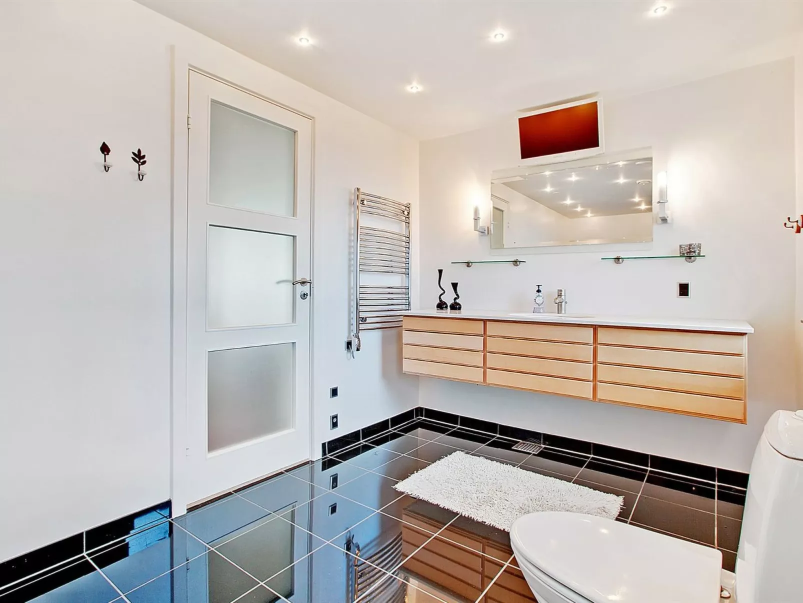 "Ubavka" - 101m from the sea-Binnen