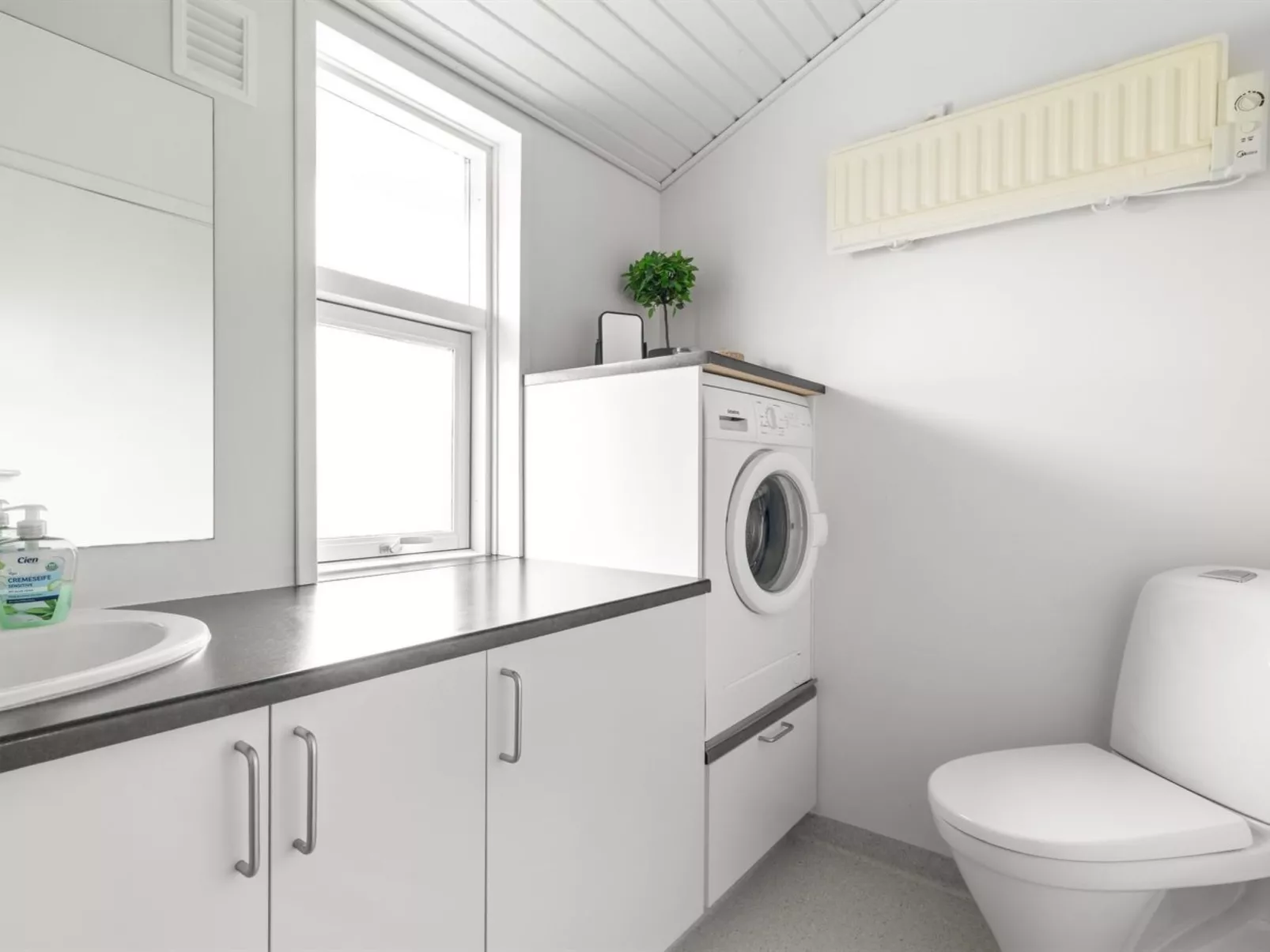 "Maaria" - 400m from the sea-Binnen