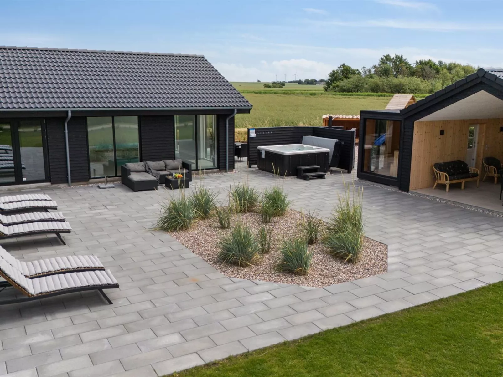 "Christian" - 600m from the sea-Buiten