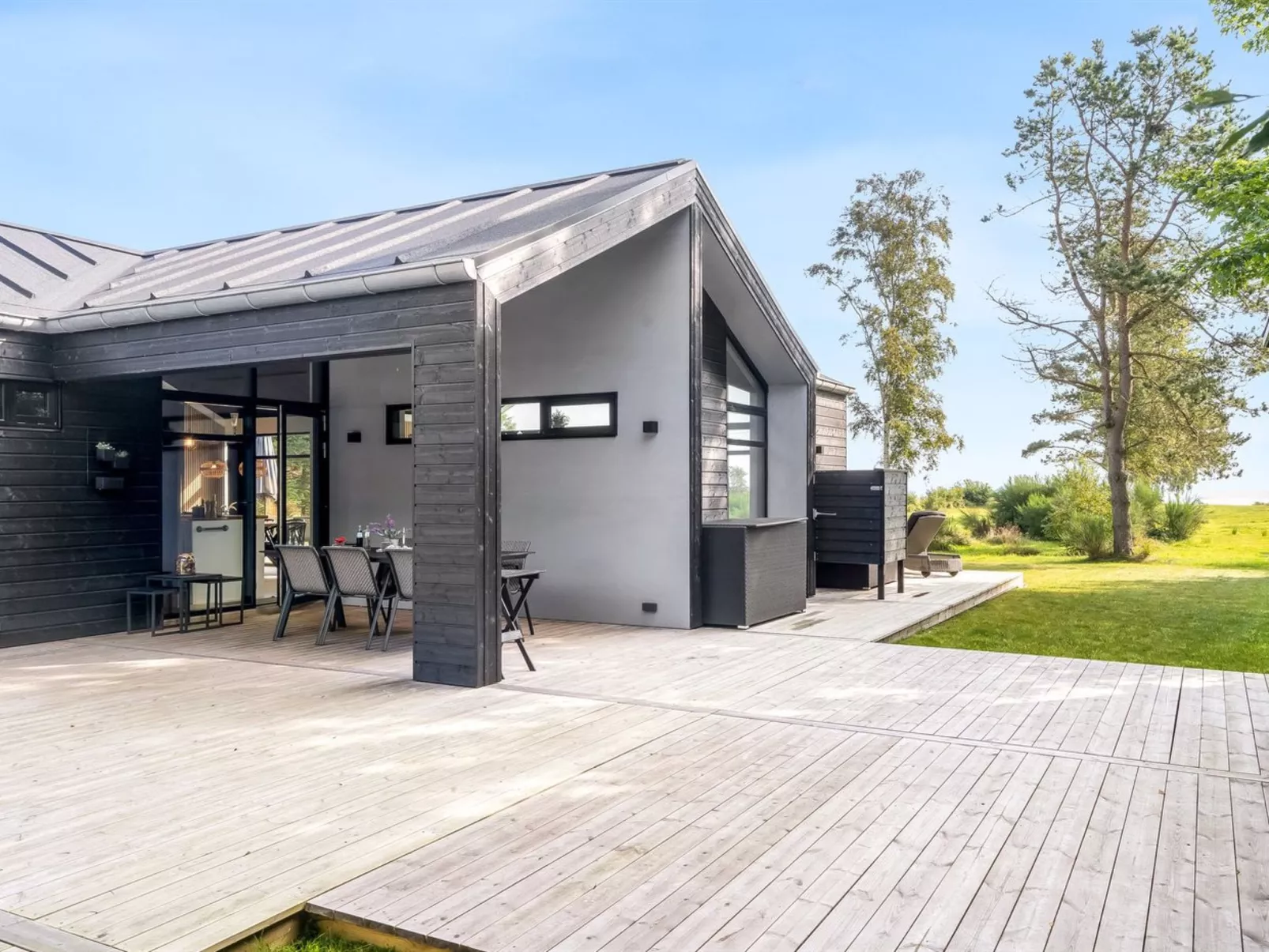 "Jahn" - 250m to the fjord-Buiten