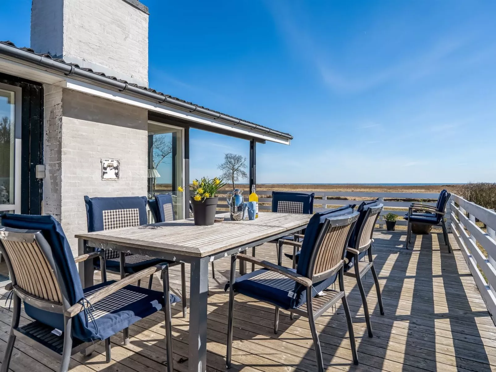 "Jaike" -  from the sea-Buiten