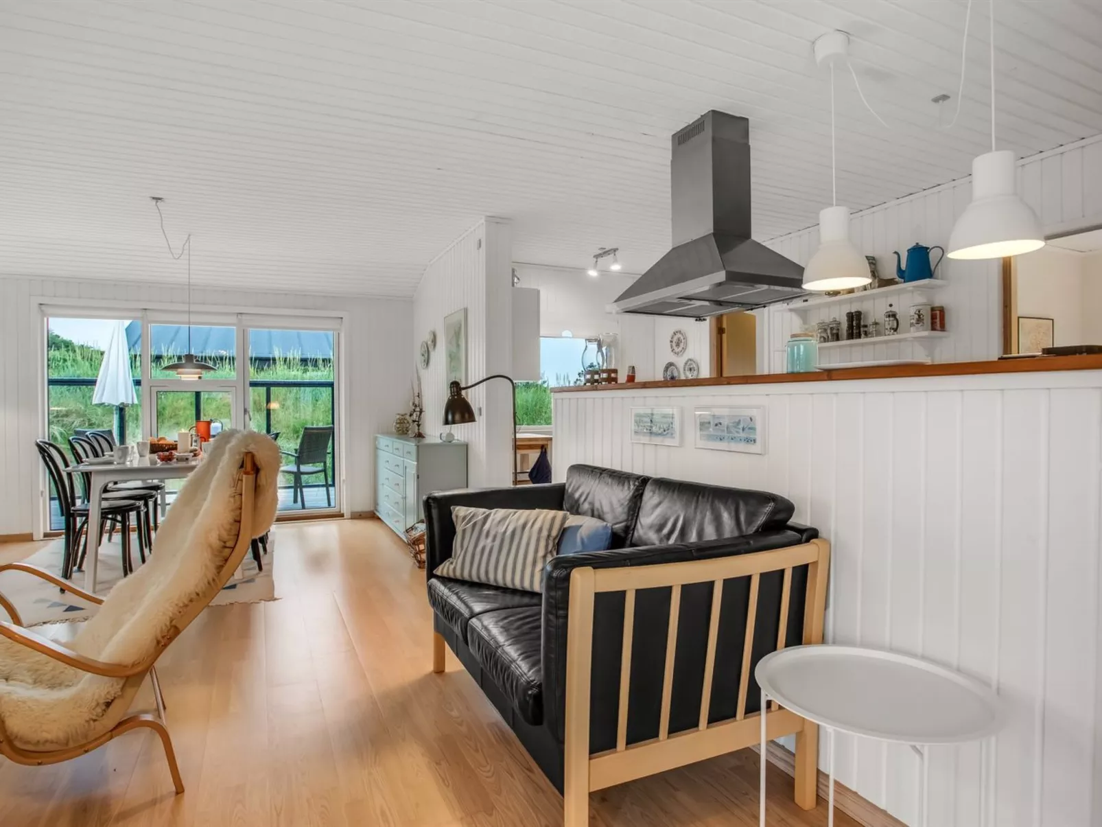 "Cate" - 900m from the sea-Binnen