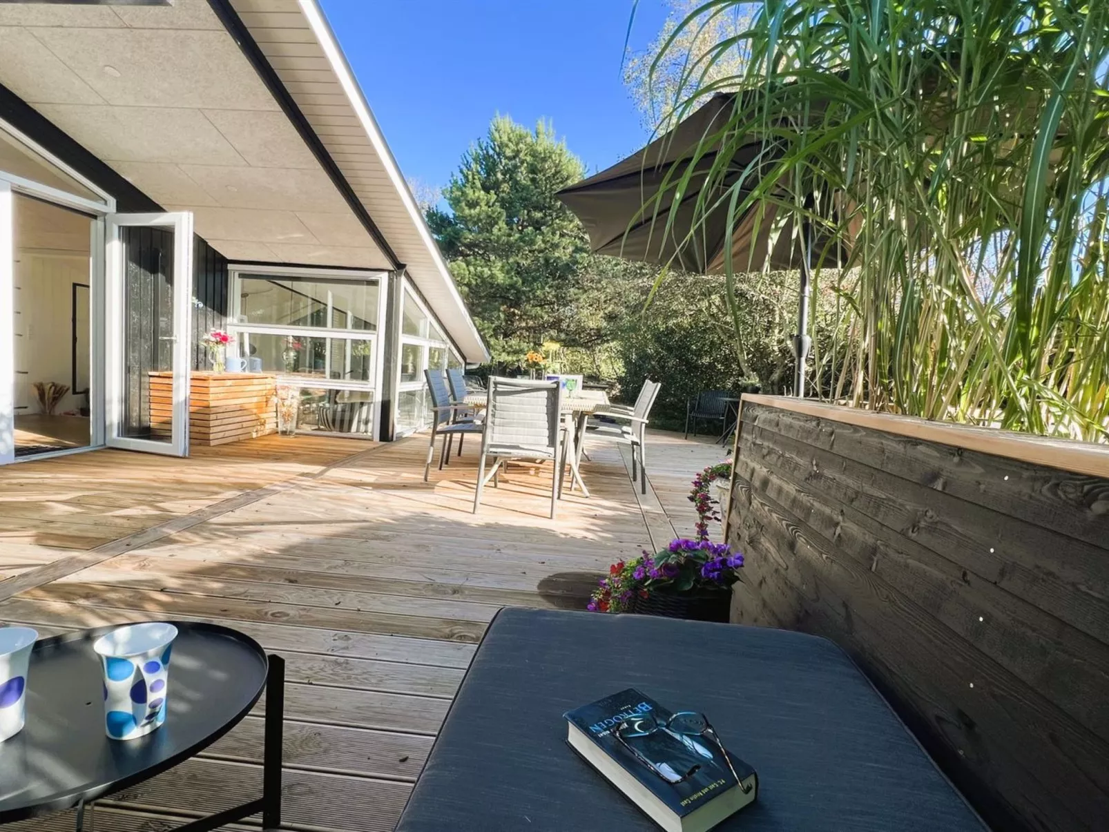 "Ronja" - 100m to the fjord-Buiten