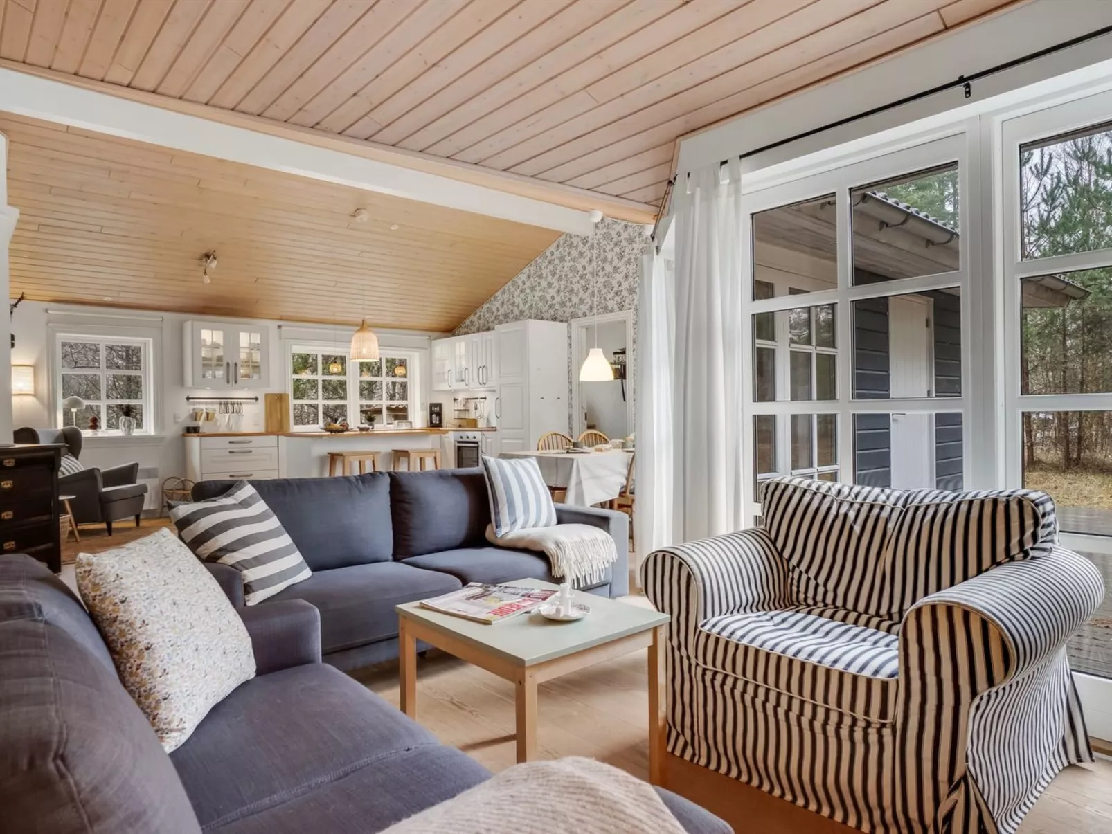 "Eikka" - 1km from the sea-Binnen