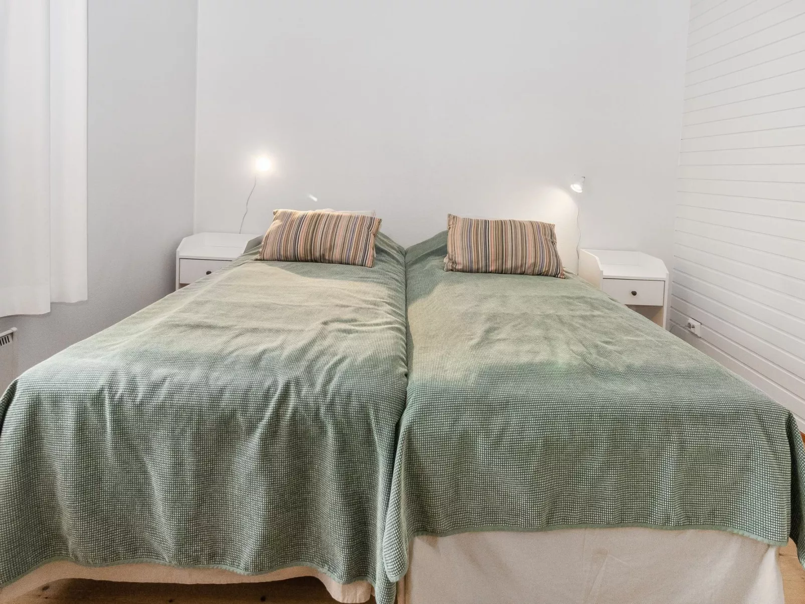 Saariseläntie 8 e 11-Binnen