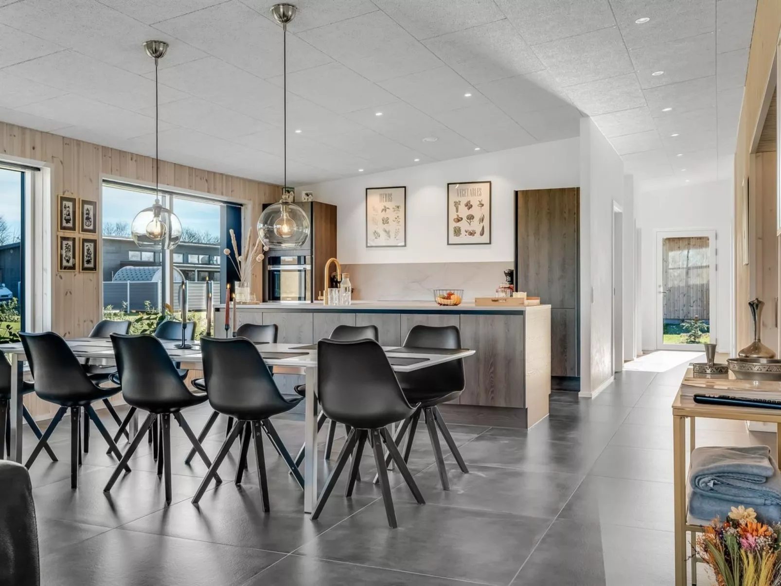 "Ilze" -  from the sea-Binnen