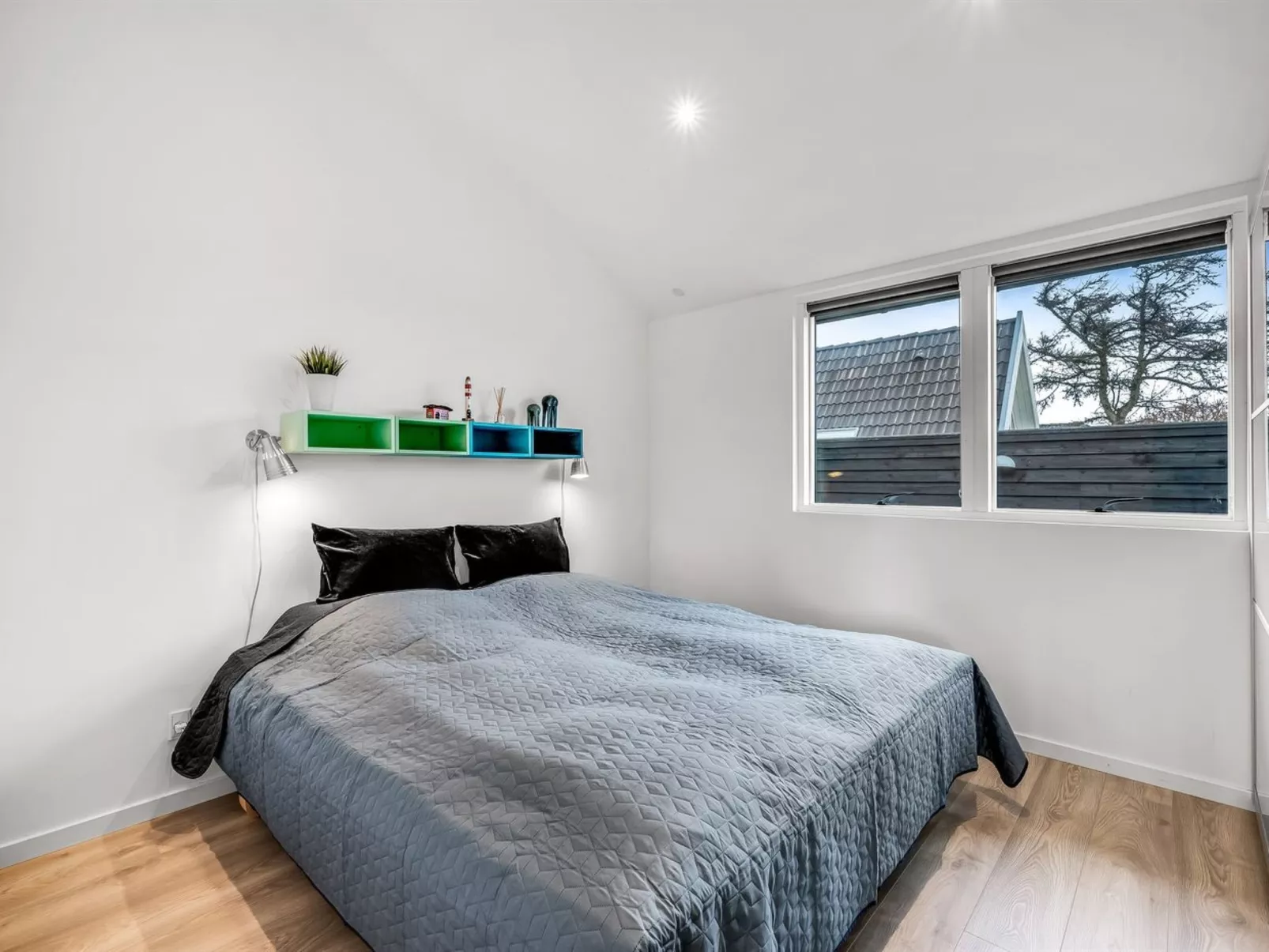 "Carlie" - 250m to the fjord-Binnen