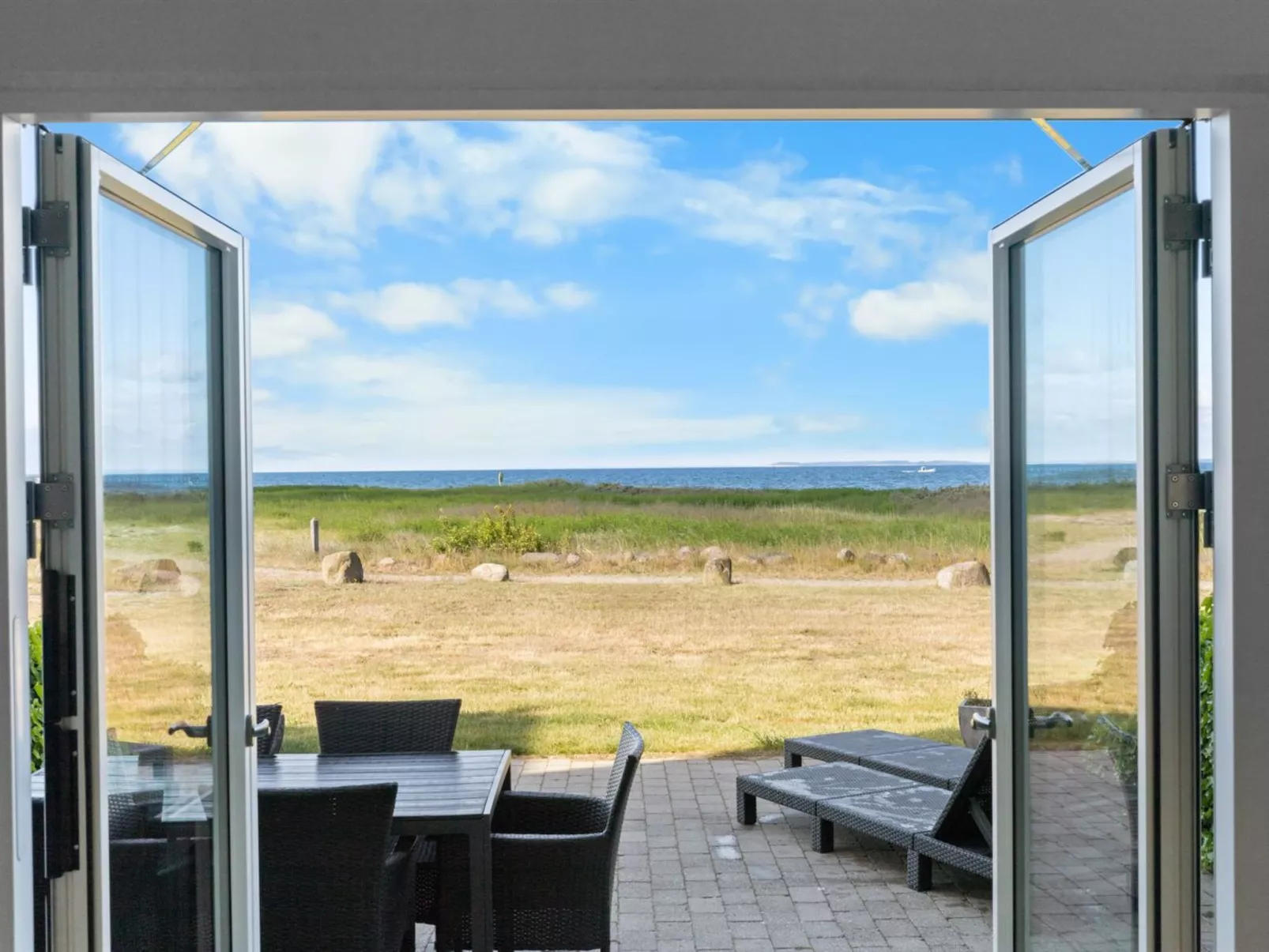 "Claudine" - 90m from the sea-Buiten