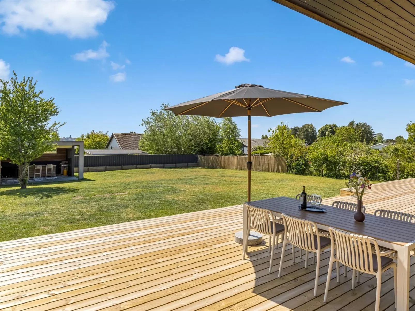 "Edvia" - 200m to the fjord-Buiten