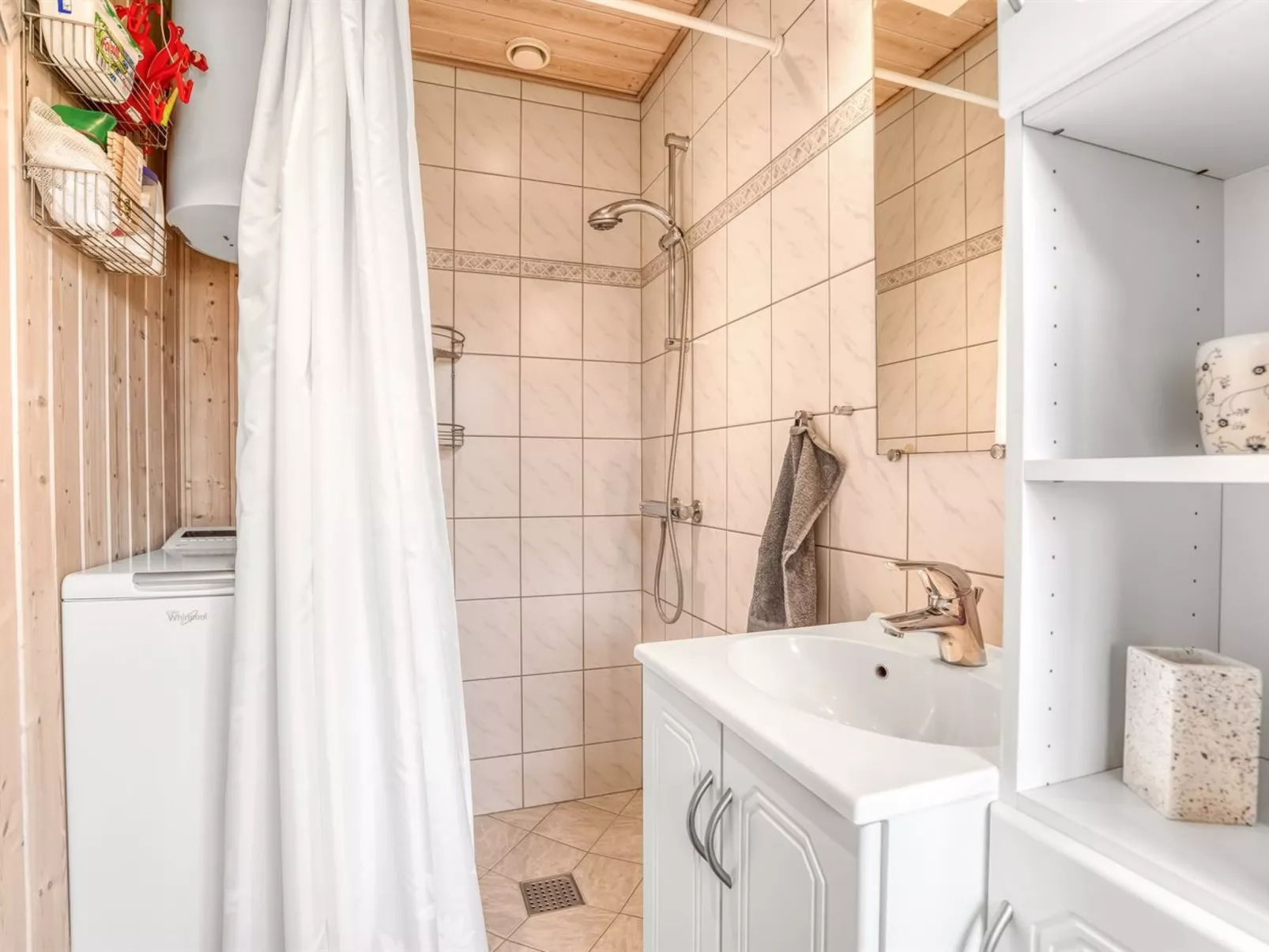 "Thorir" - 500m from the sea-Binnen