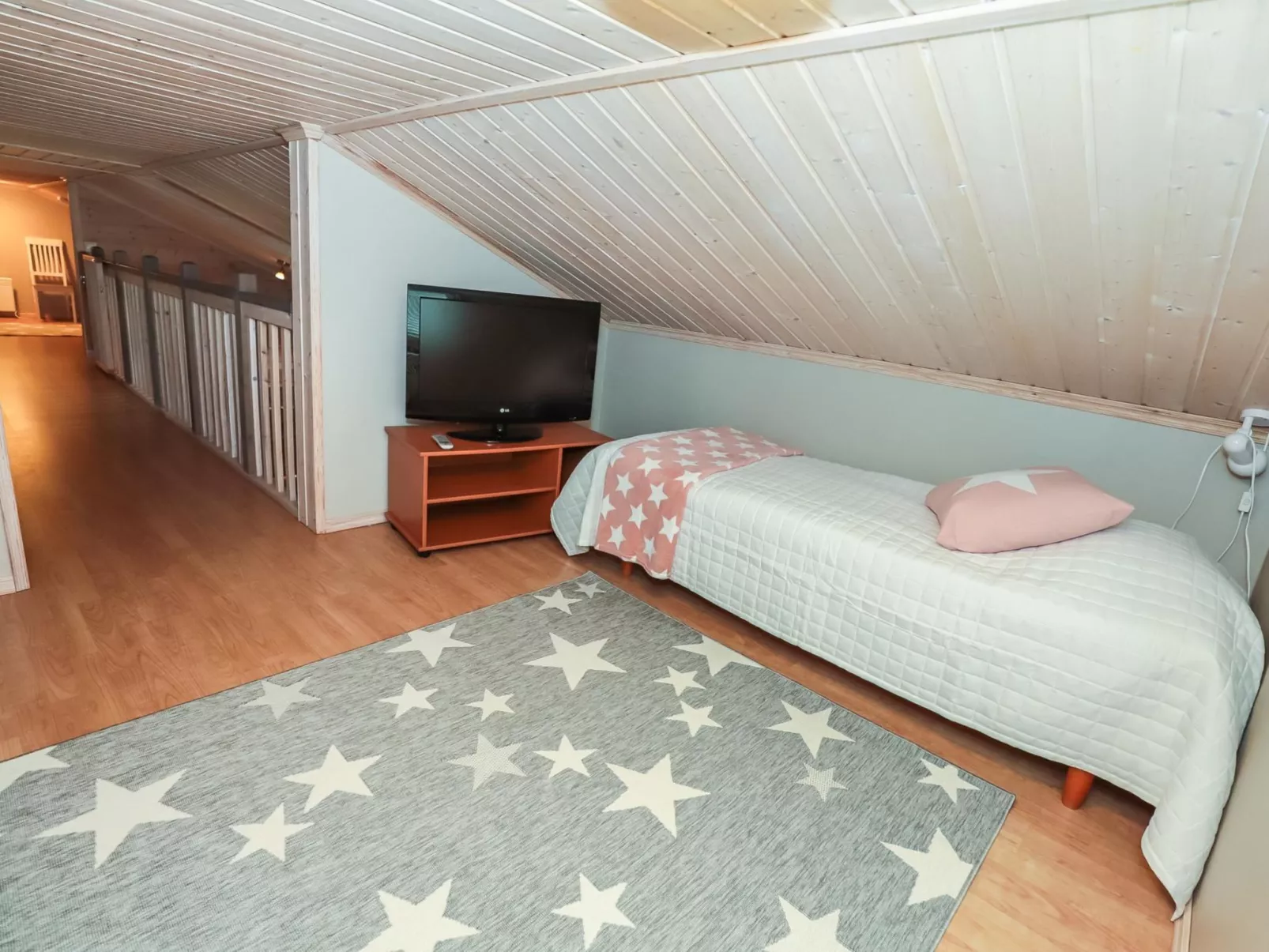 Rukan taikavuosselin helmi 8 b-Binnen