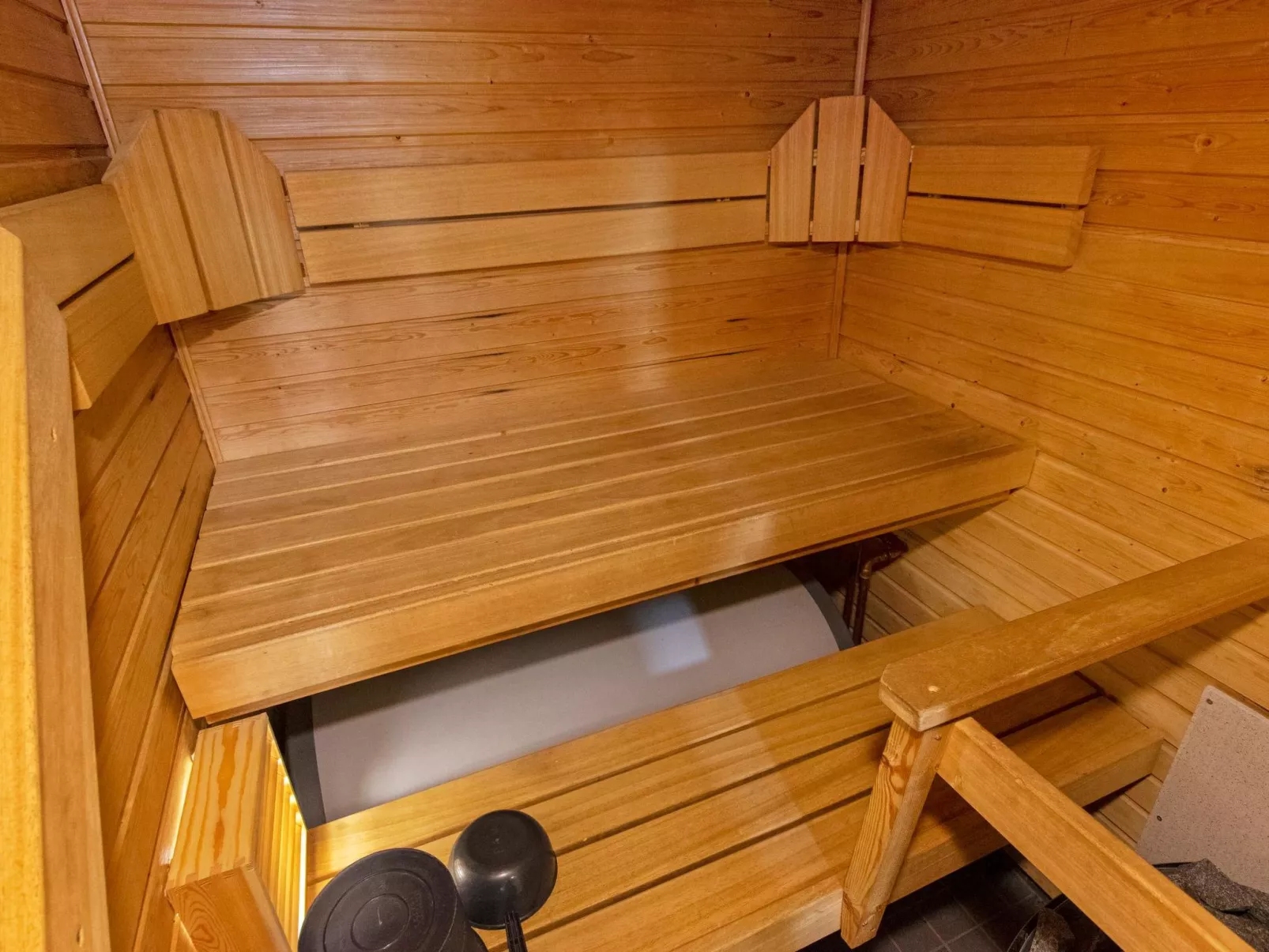 Gasthalla a paritalo-Binnen