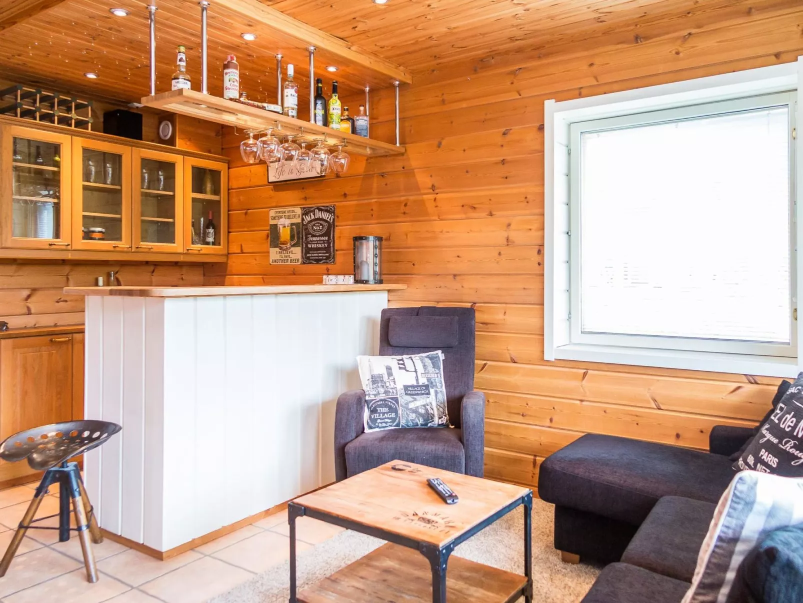 Tahkon rantatupa 7 b-Binnen