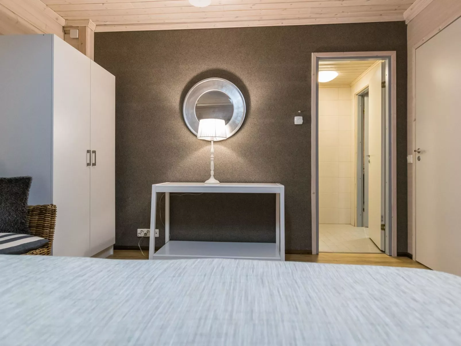 Sinisen tien helmi-Binnen