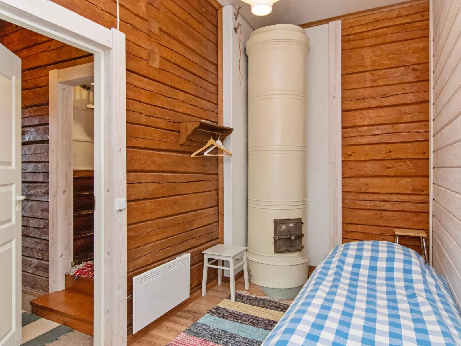 Kaislajärven huvila-Binnen