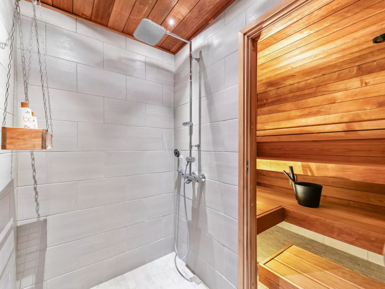 Levin hetki b-Binnen