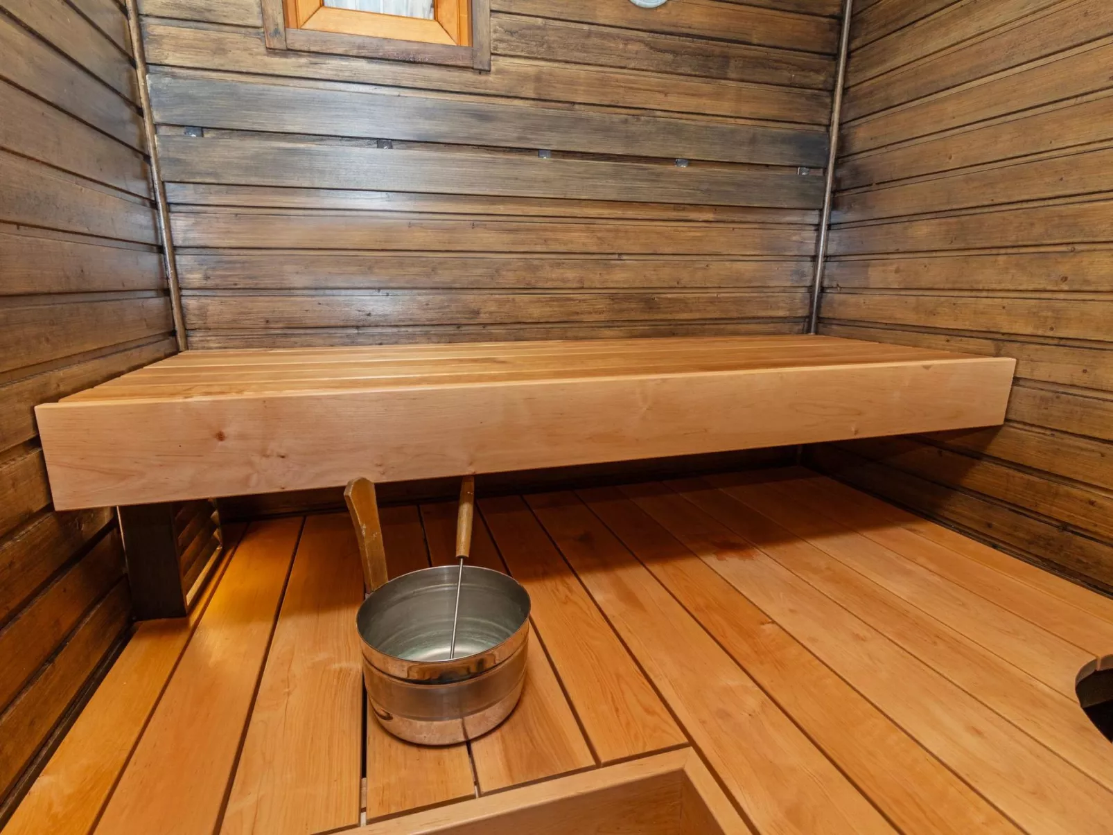 Karhunvartijanmaja d4-Binnen