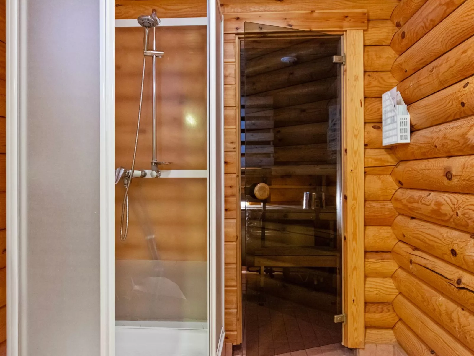 Kilpolan orvokki-Binnen