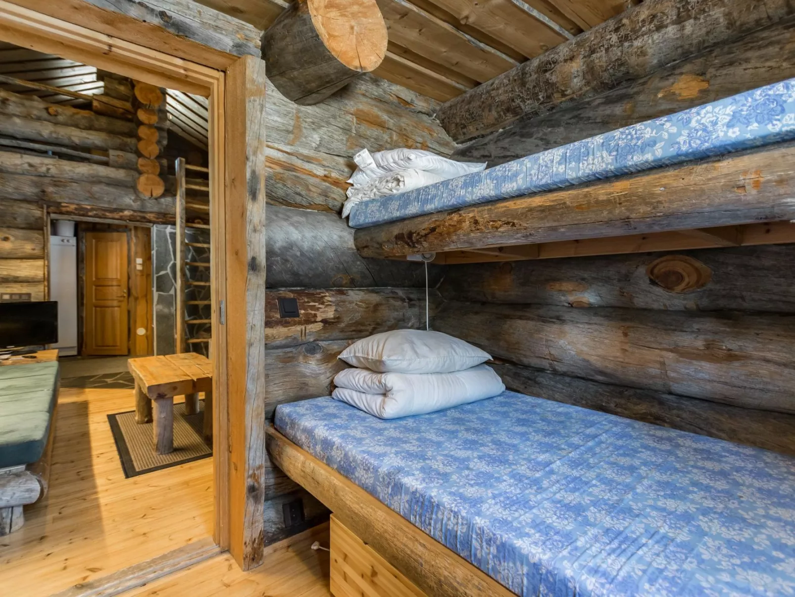 Seitsemän savua 3-Binnen