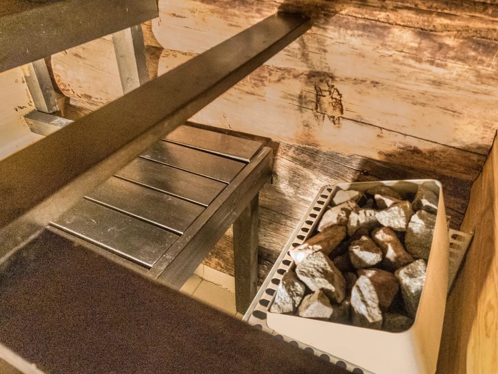 Revonaapa b13-Binnen