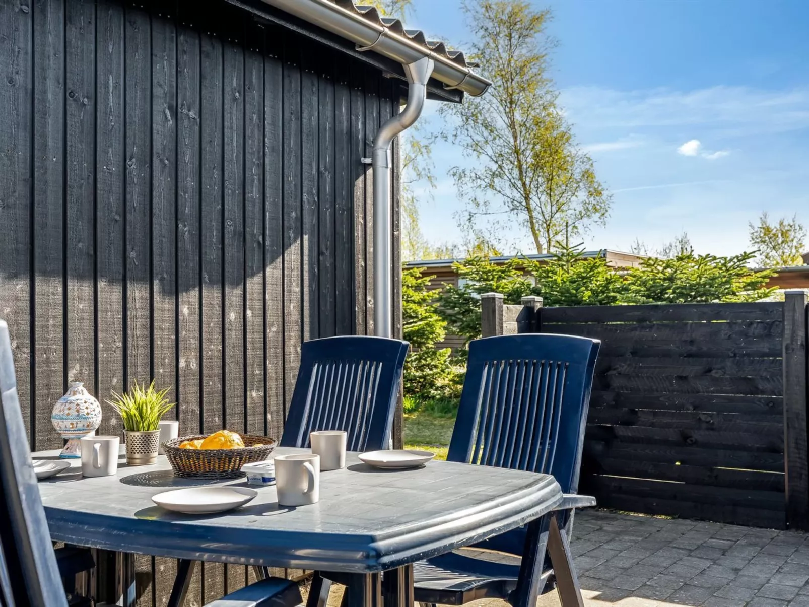 "Yaris" -  from the sea-Buiten