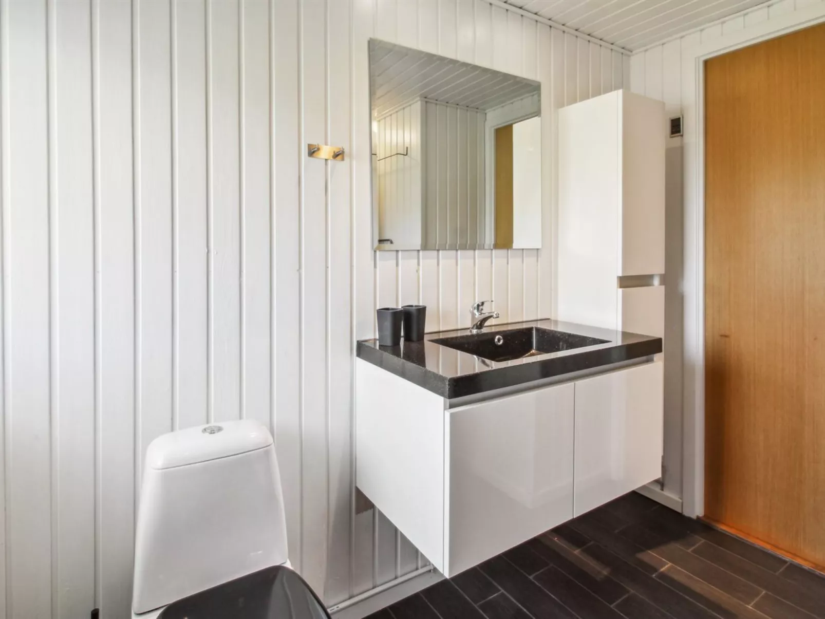 "Alia" - 30km from the sea-Binnen