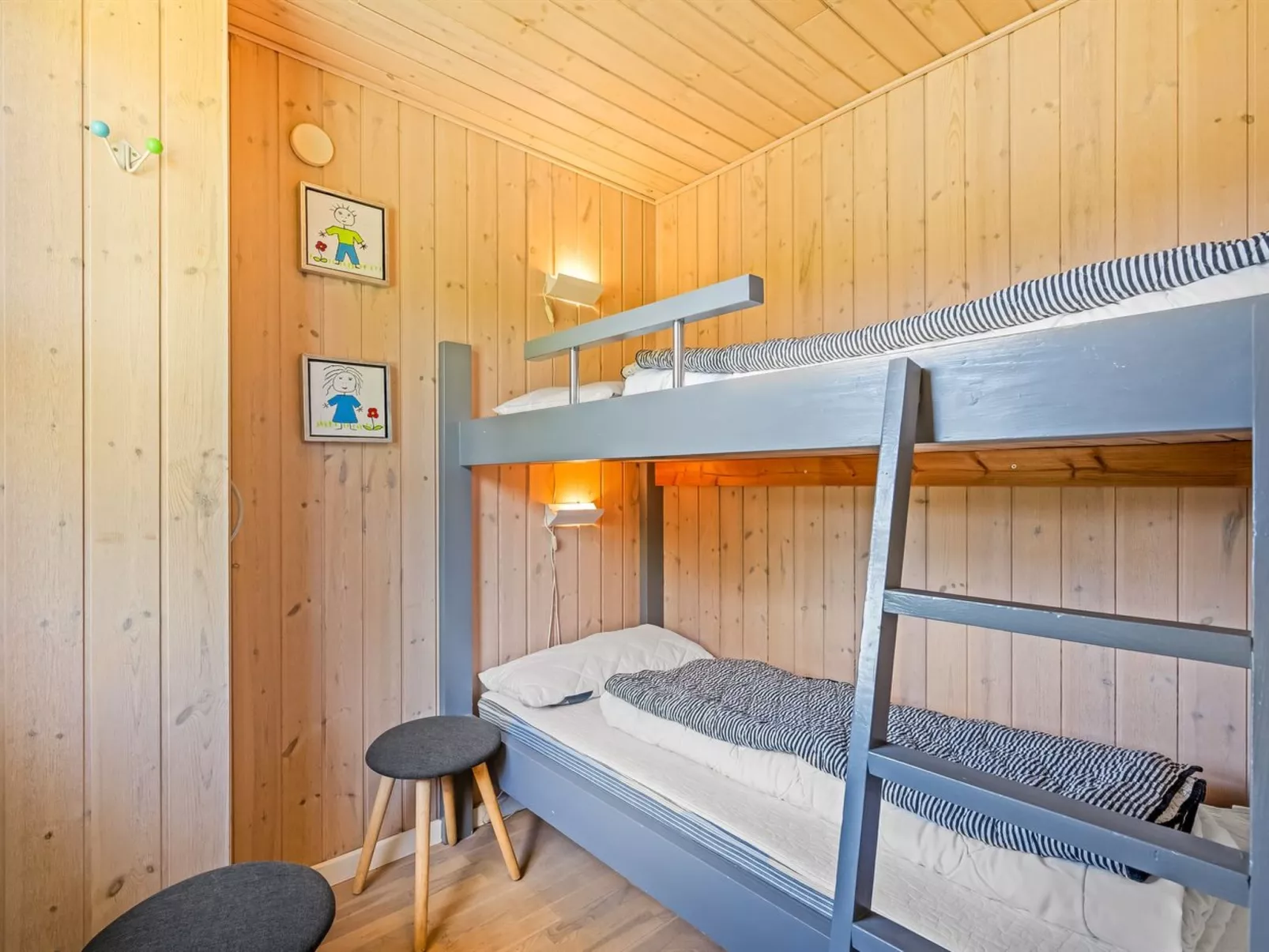 "Mina" - 600m to the fjord-Binnen