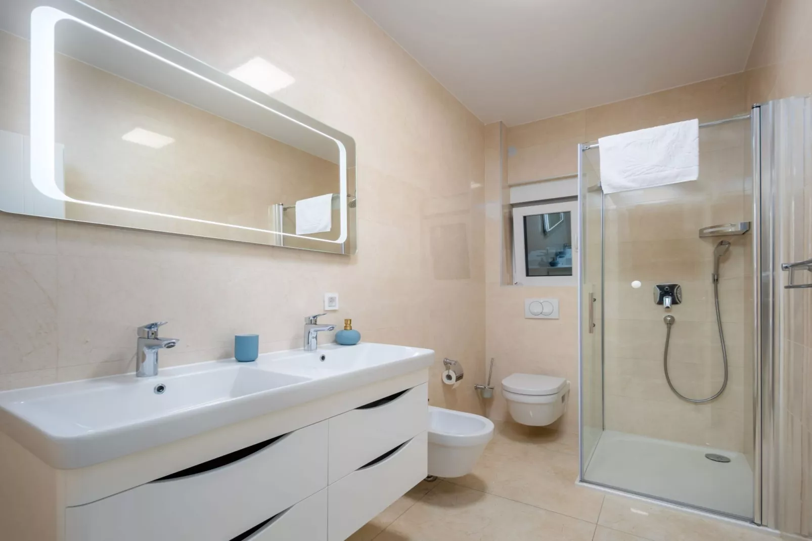 Villa Shaula 2 - Three Bedroom House with Pool-Badkamer