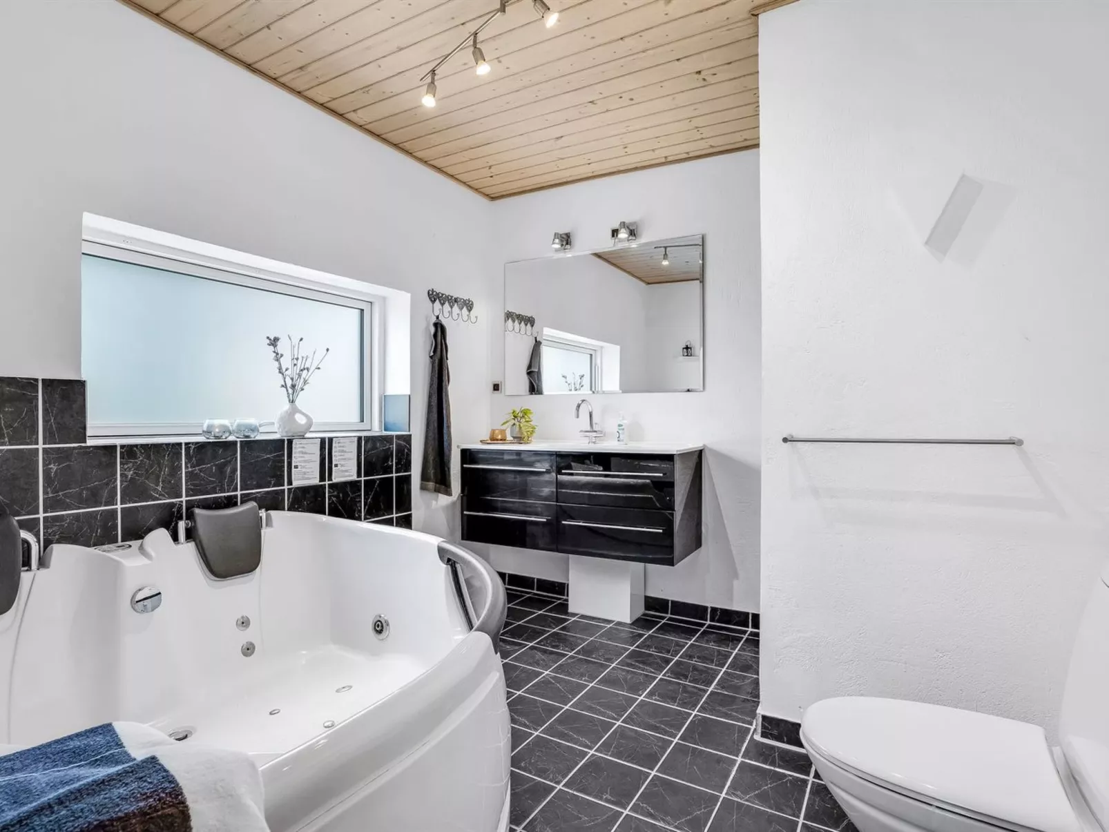 "Helin" - 800m from the sea-Binnen