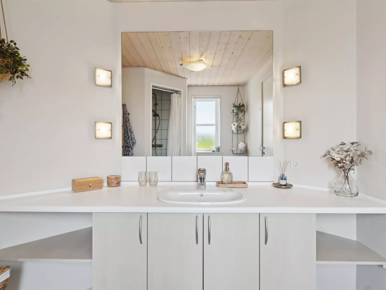 "Mariam" - 100m from the sea-Binnen