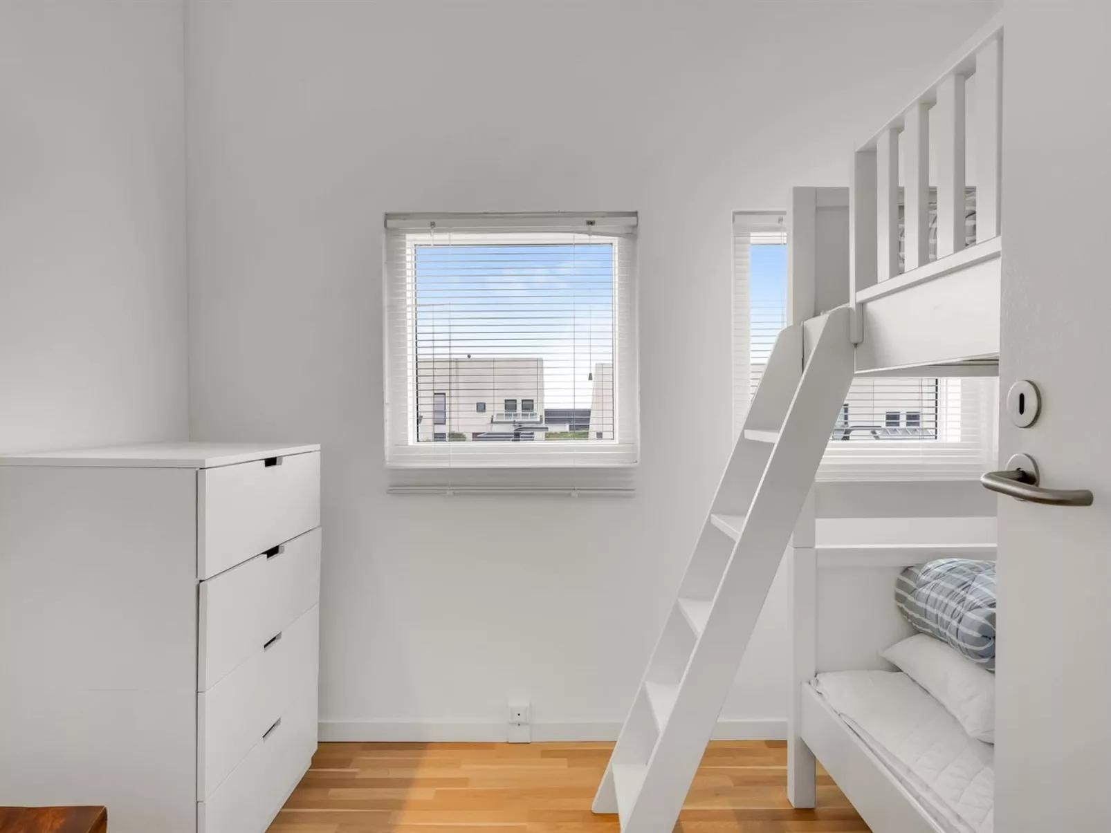 "Nis" - 900m from the sea-Binnen