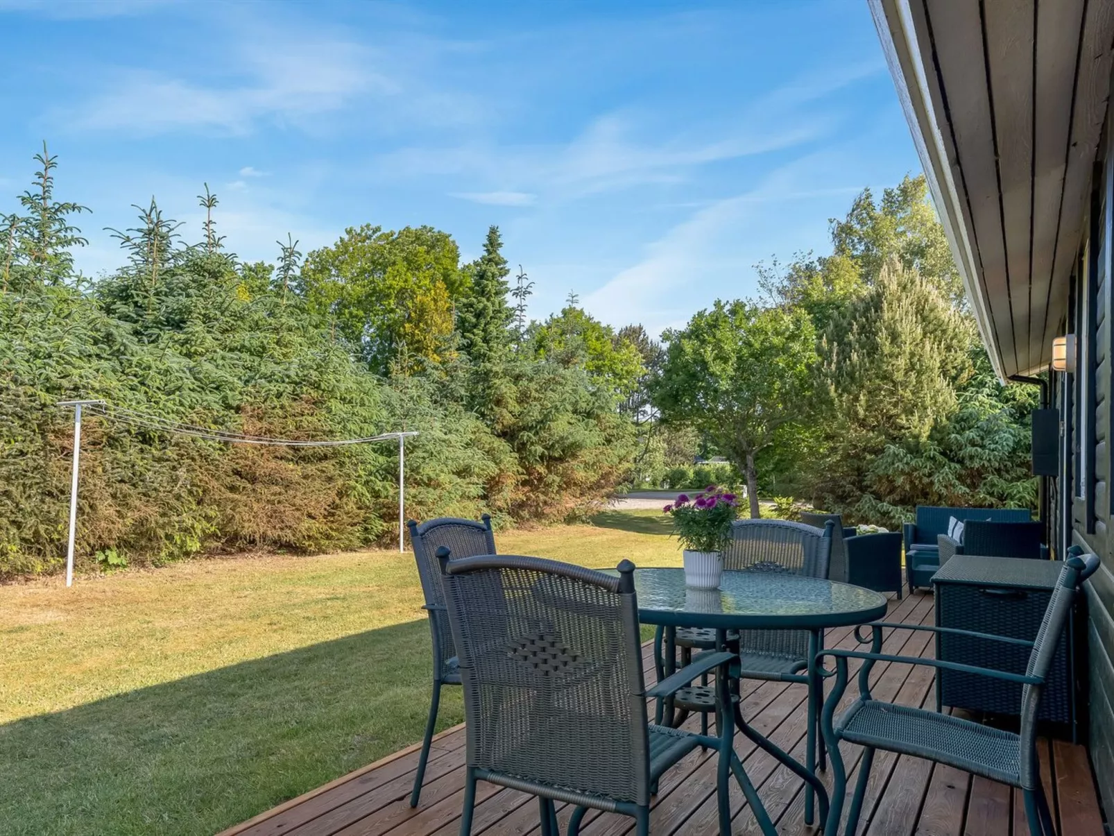 "Laris" - 700m to the fjord-Buiten