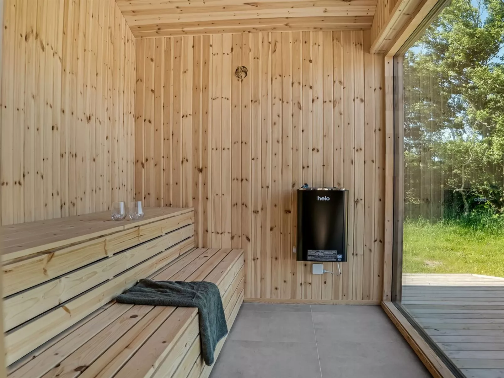 "Silja" - 900m from the sea-Binnen