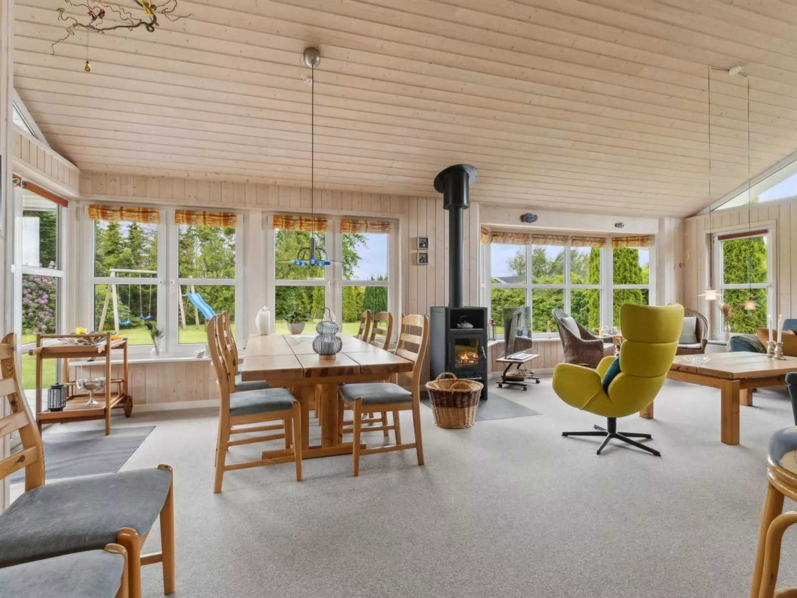 "Henne" -  from the sea-Binnen