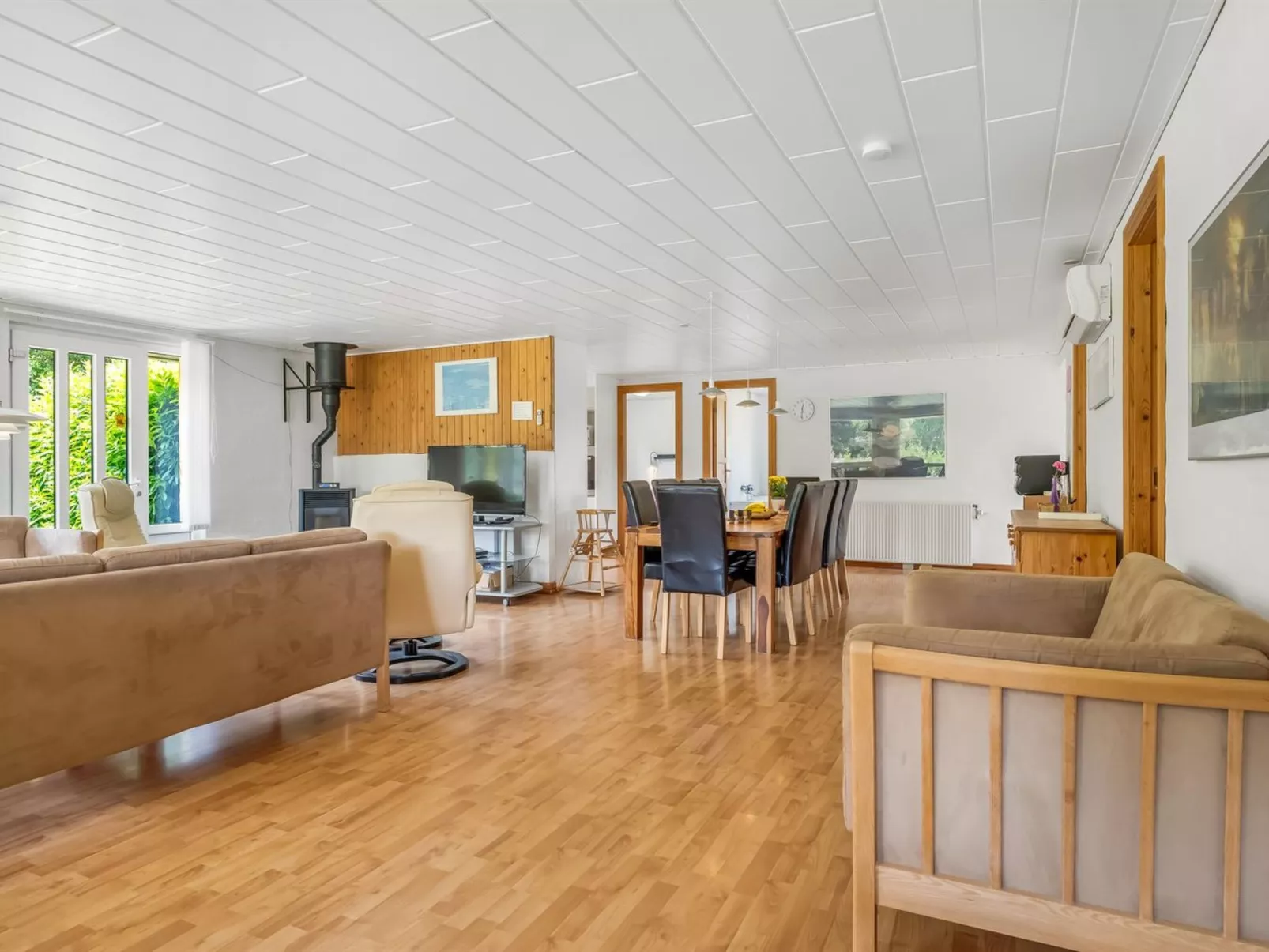 "Ebon" -  from the sea-Binnen