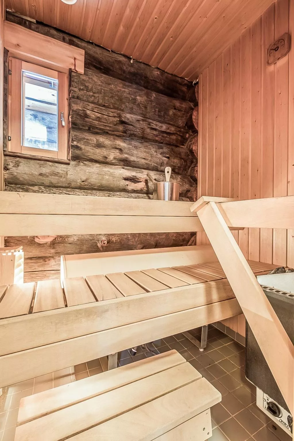 Karhunkaato as. c-Binnen