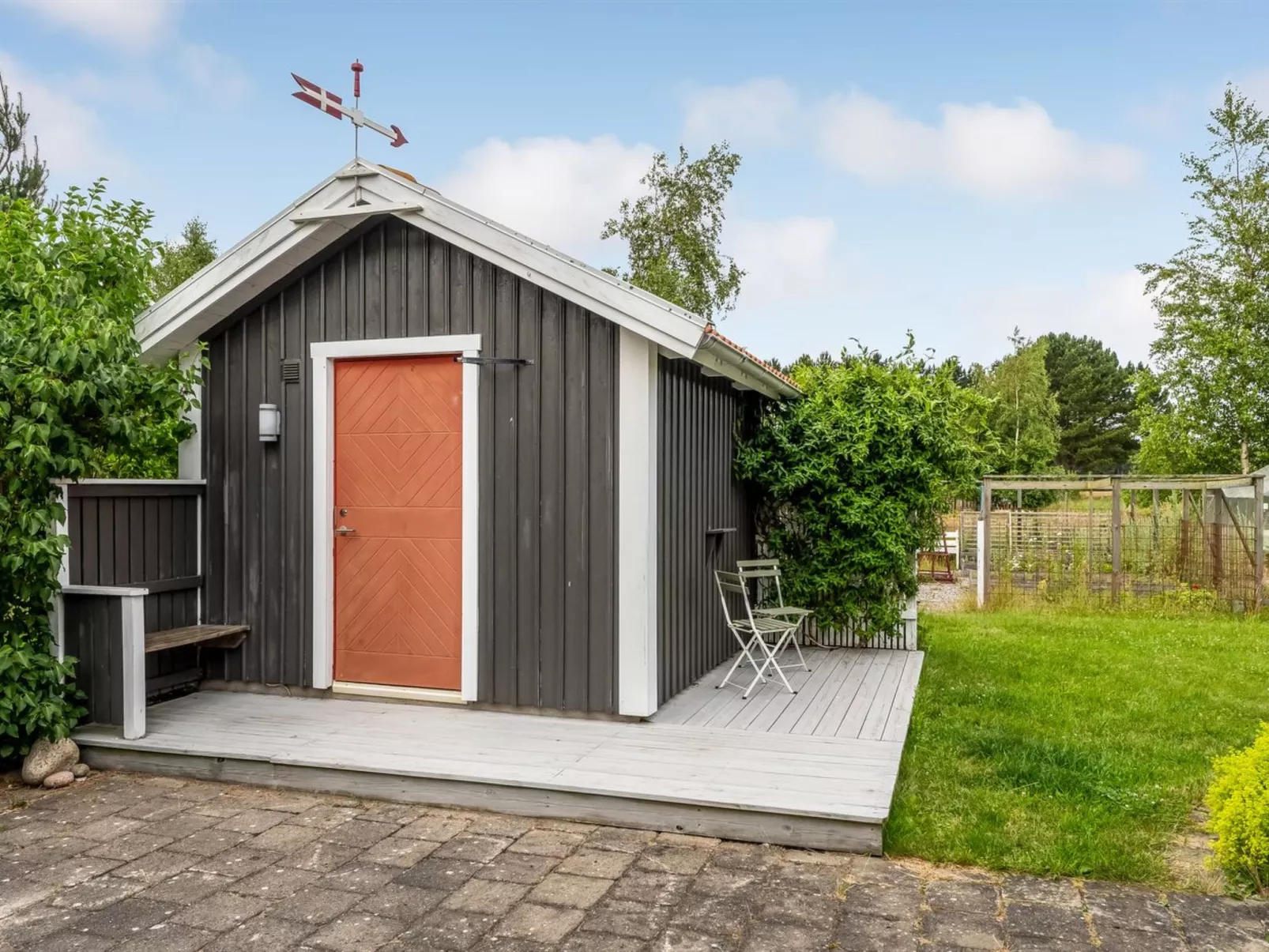 "Thine" - 800m from the sea-Binnen