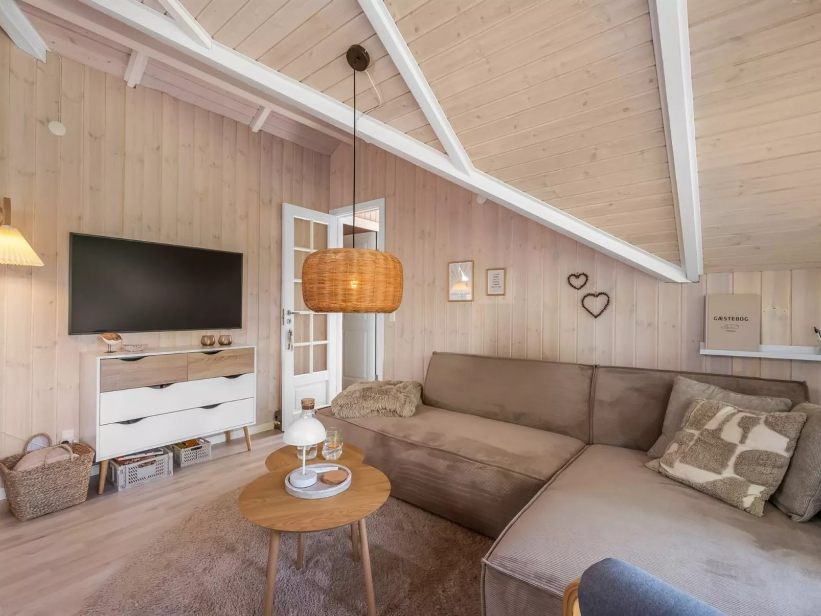 "Tara" - 450m from the sea-Binnen