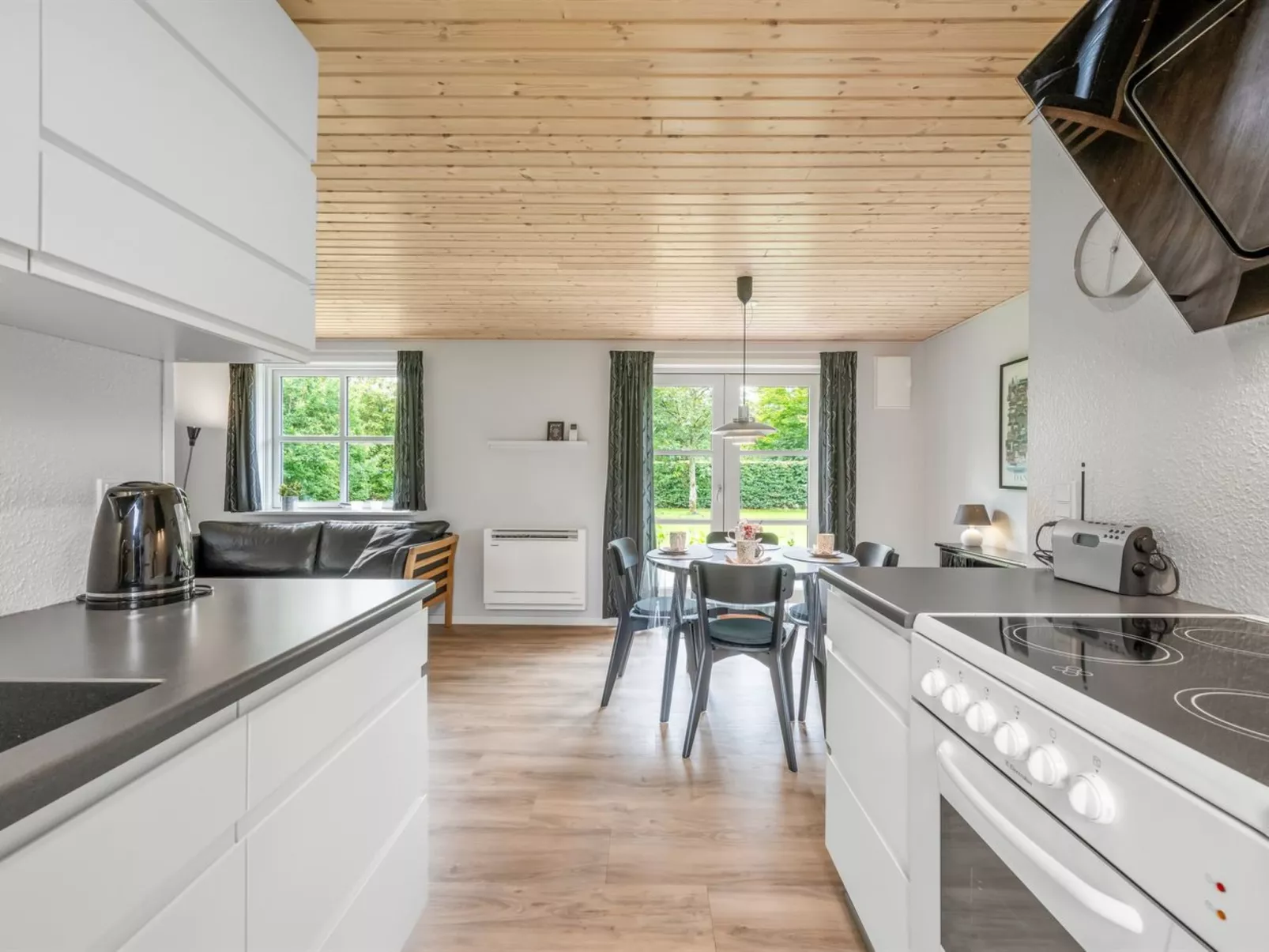 "Roland" - 200m to the fjord-Binnen