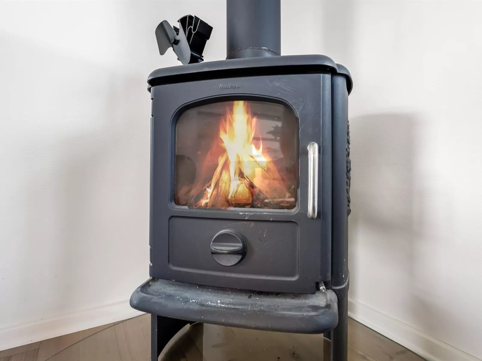 "Akira" - 250m from the sea-Binnen