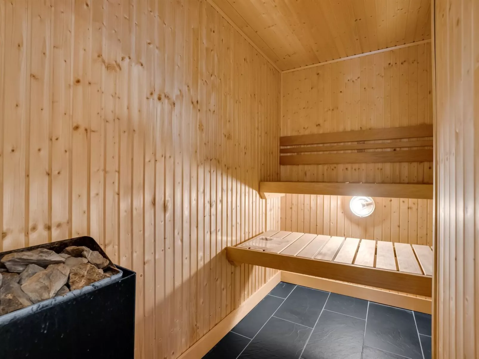 "Milda" - 100m from the sea-Binnen