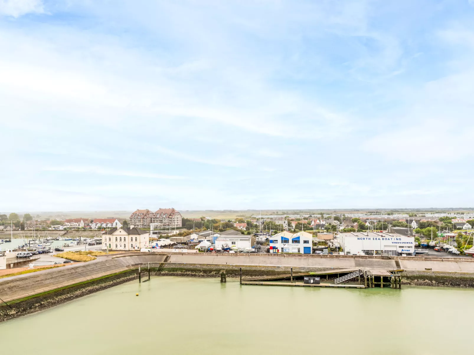 Anne I with harbour view-Buiten