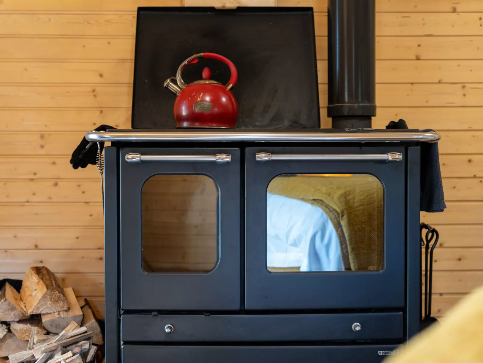 Ghillie’s Bothy-Binnen