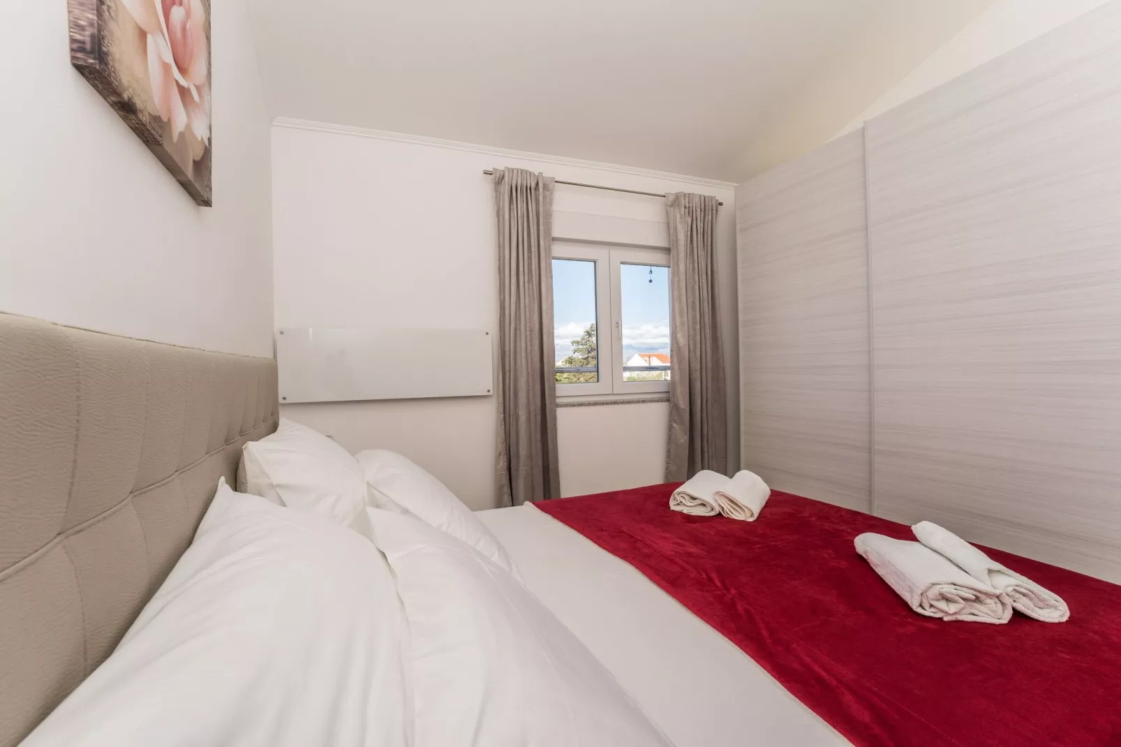 Two Bedroom Apartment With Private Pool-Slaapkamer