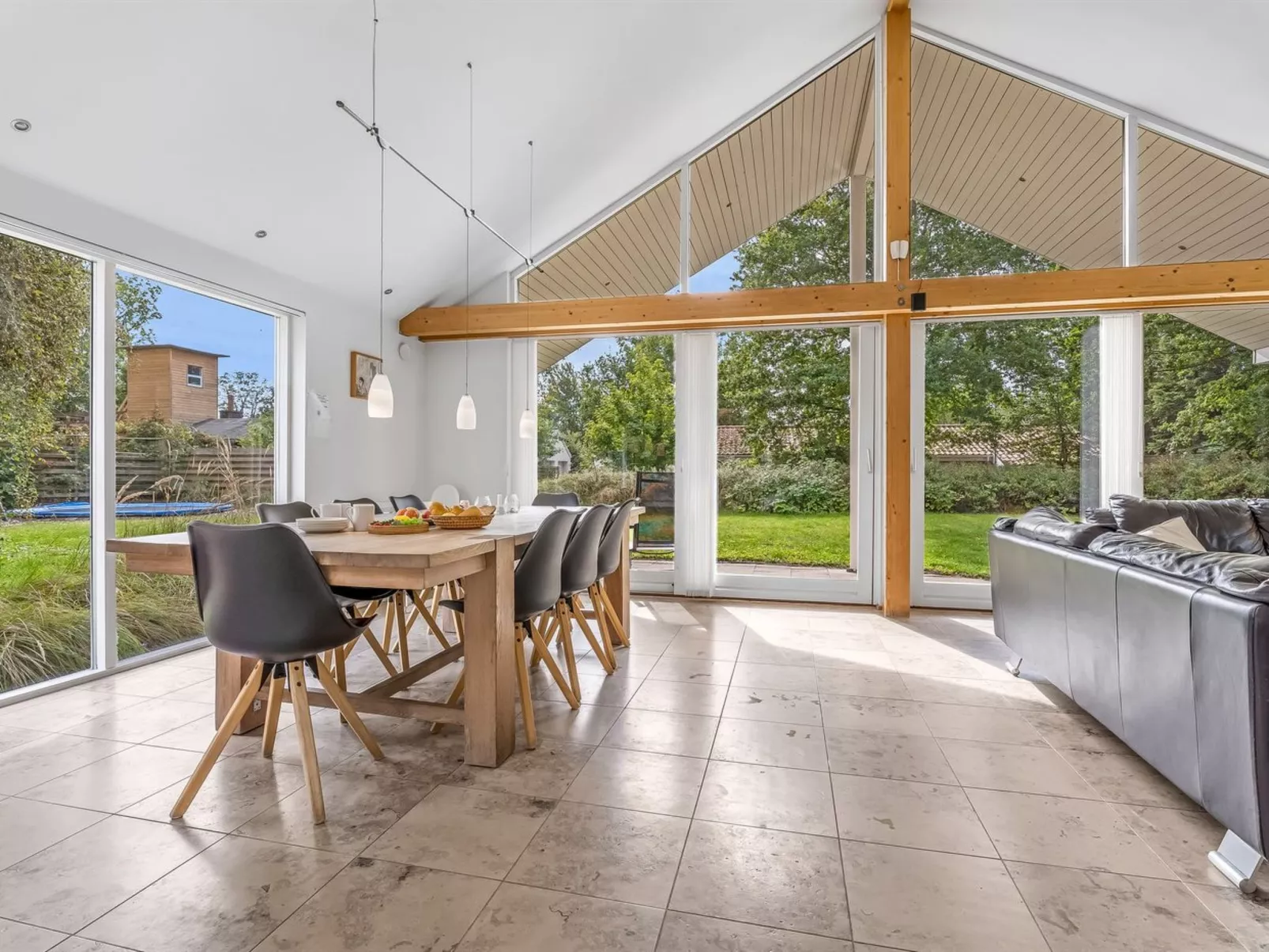 "Talitha" - 40m from the sea-Binnen