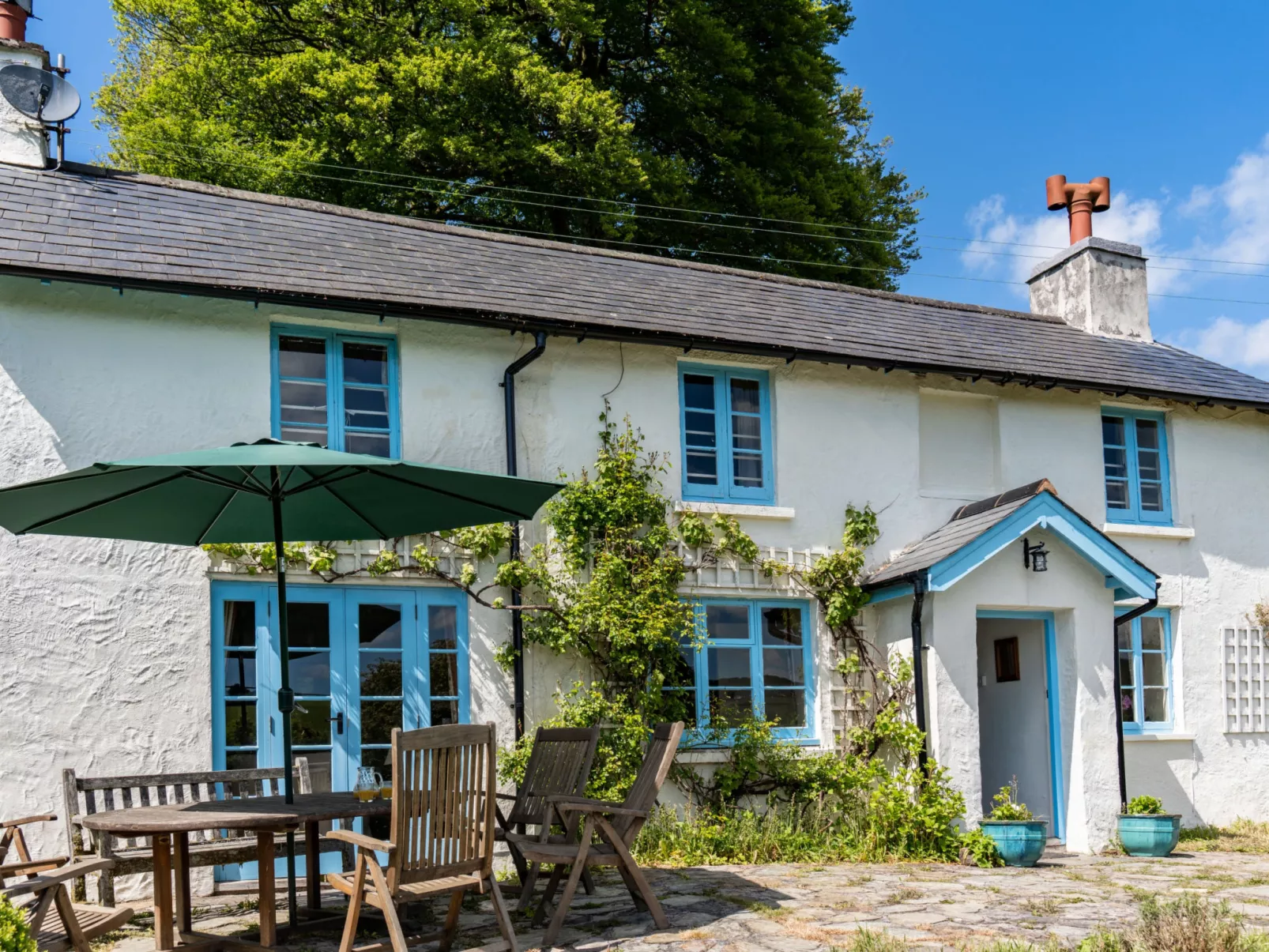 Valley Cottage-Buiten