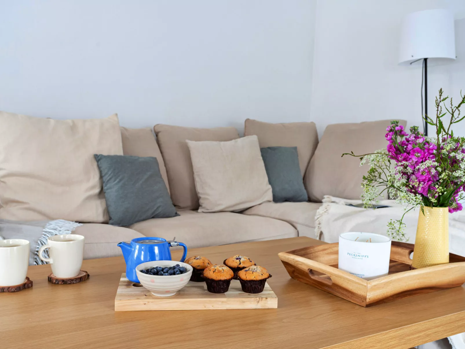 Courtyard Cottage-Binnen