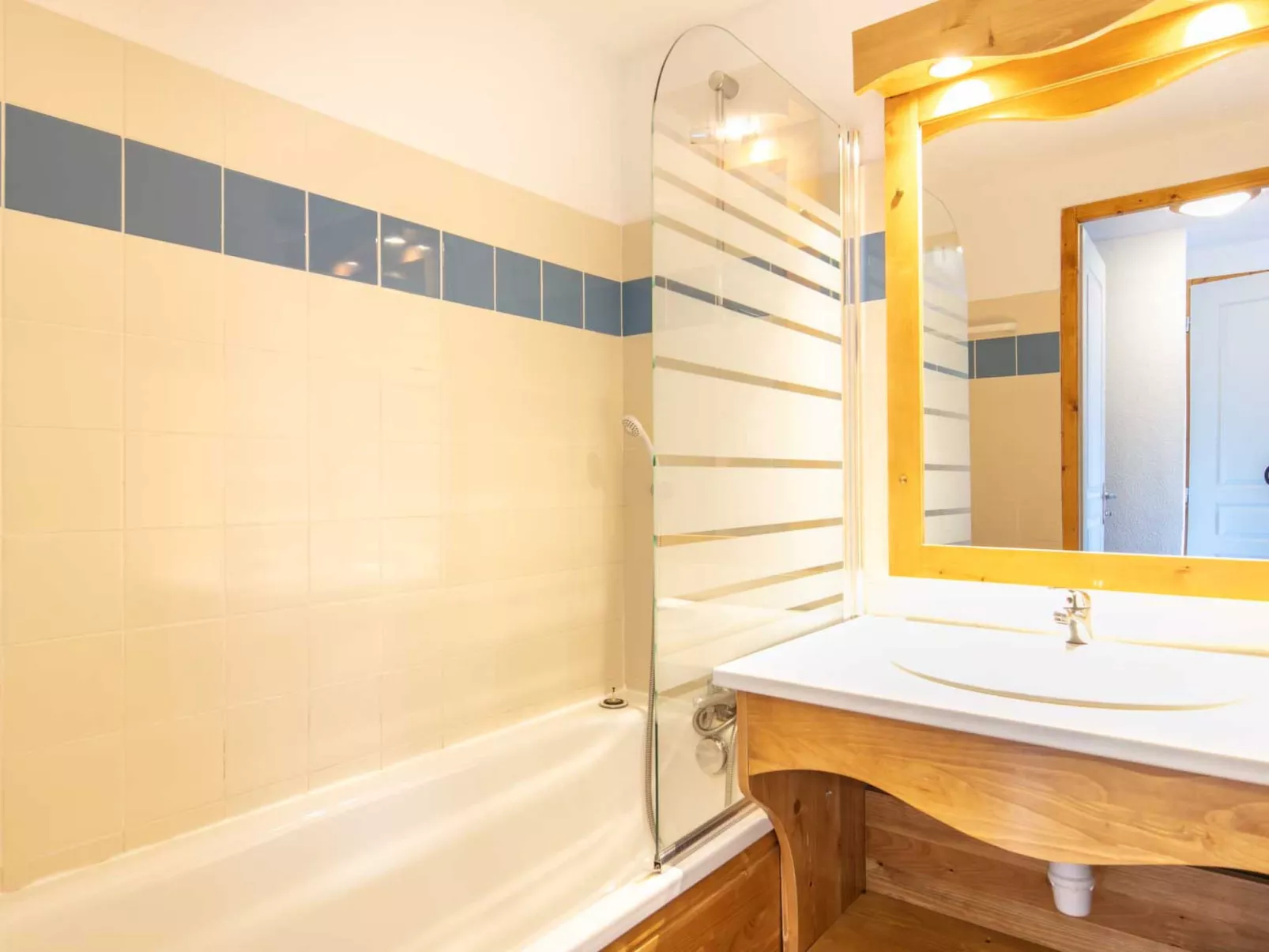 V du Bachat Asters B-Binnen