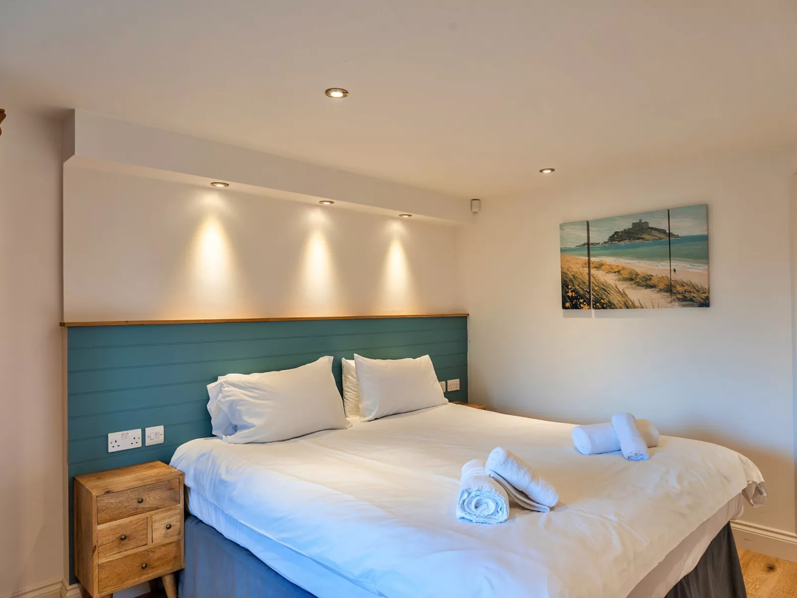 Dingles Cottage-Binnen